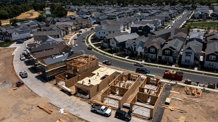 Homebuilder sentiment rises more than expected as mortgage rates fall