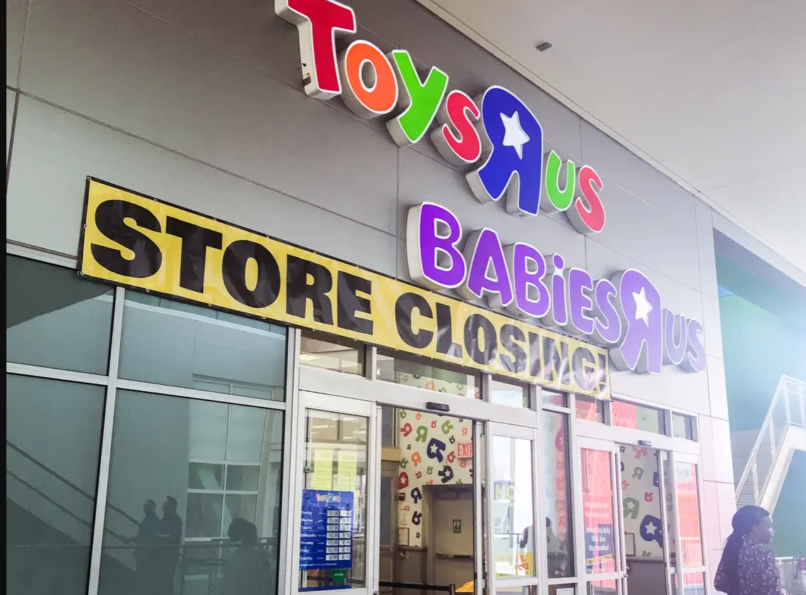 Toys 'R' Us is coming back. Soon, it'll be almost everywhere