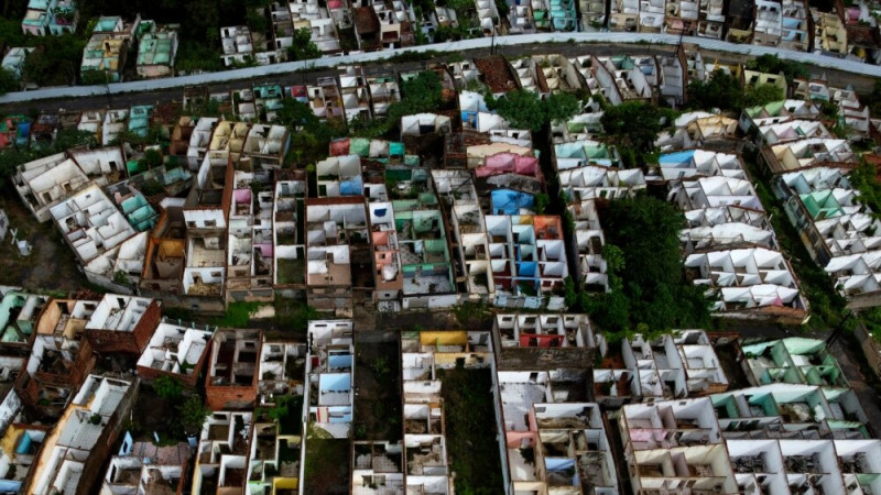 Urban Mining Empties Brazil Neighborhood