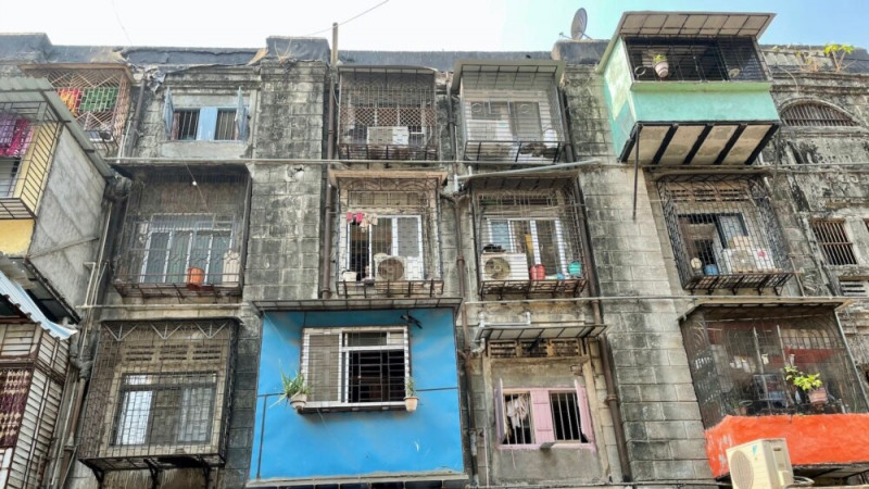 High Rises Buildings Go up in Mumbai's Old Tenement Neighborhood