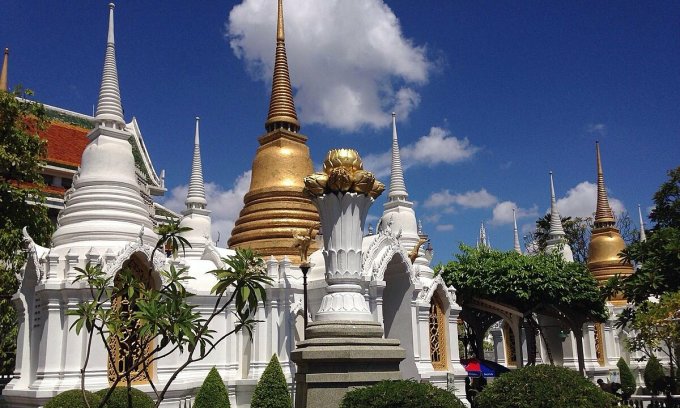 Thailand bans weddings, commercial photo shoots at Bangkok's royal temple