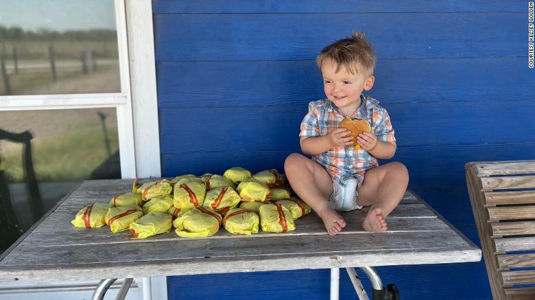 2-year-old orders 31 cheeseburgers after mom leaves phone unlocked