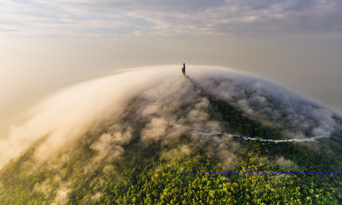 Photo of cloud-covered Buddha statue in southern Vietnam wins Sony global contest