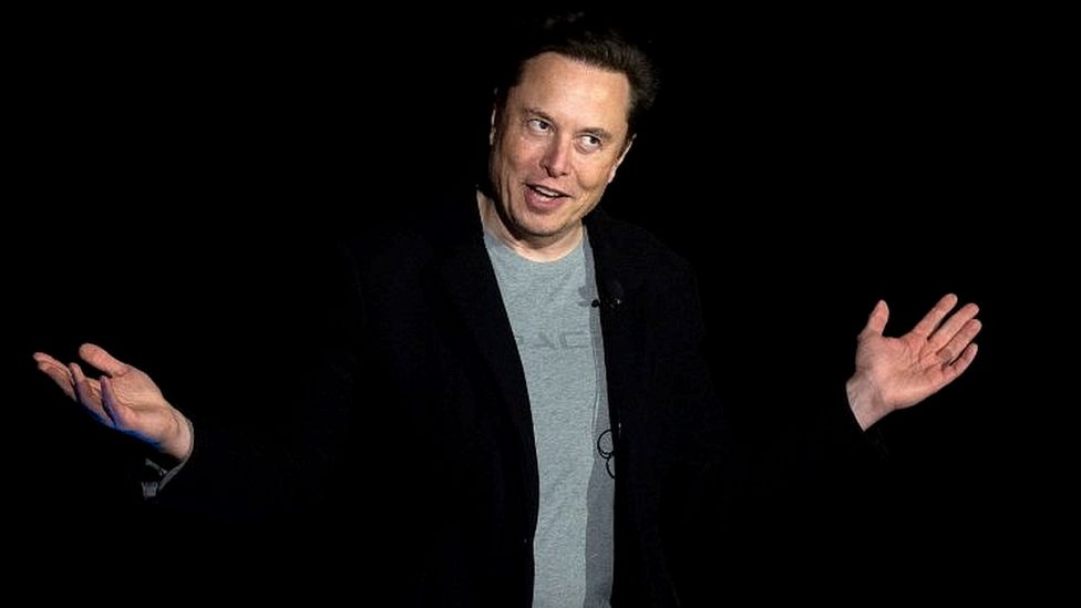 Elon Musk makes offer to buy Twitter