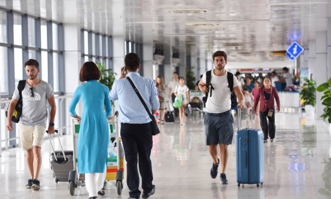 Hanoi surpasses Singapore on list of best-wifi airports