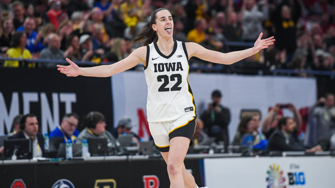 Caitlin Clark makes more history, surpassing Steph Curry's three-point record