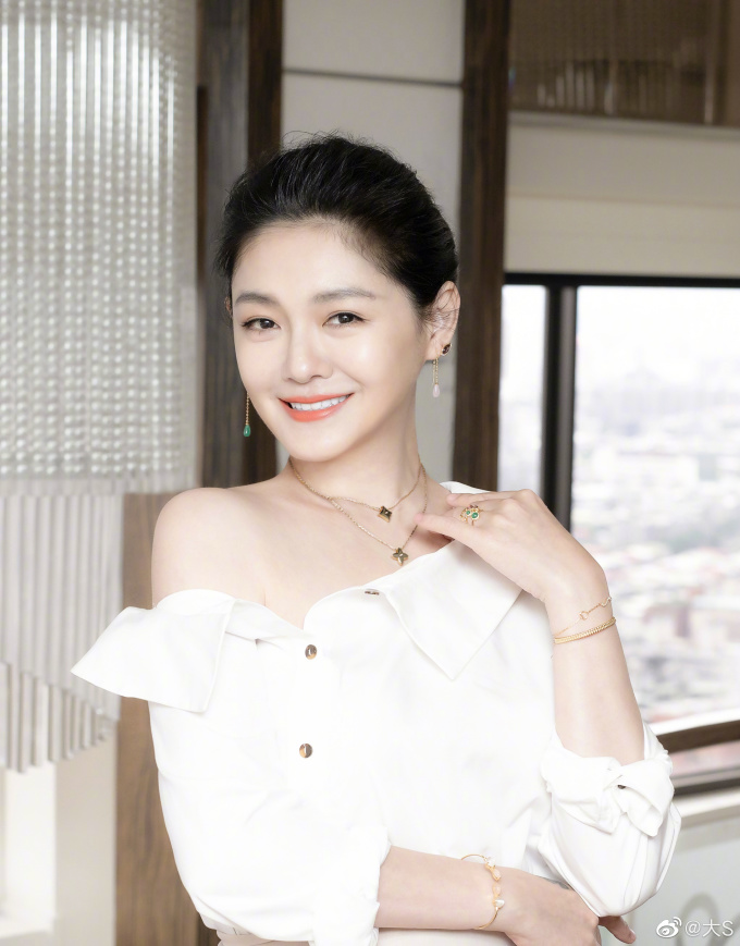 Actress Barbie Hsu appears radiant in final appearance before death