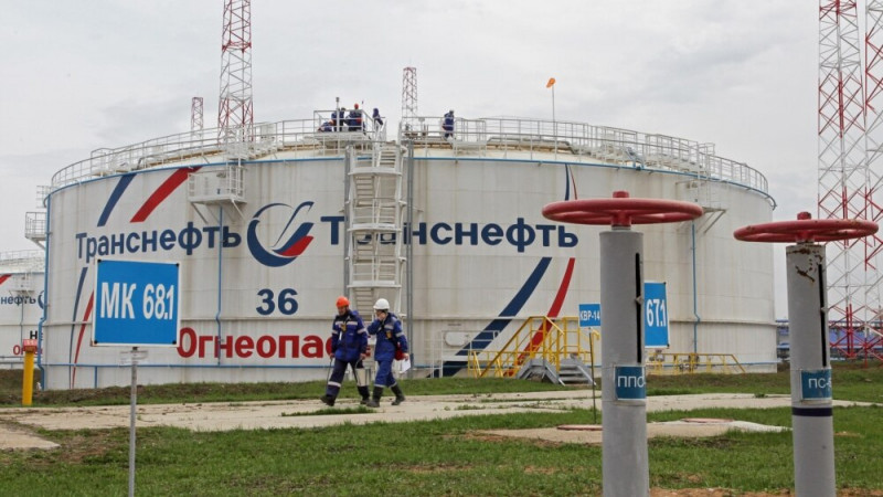 EU Bans Most Russian Oil Imports