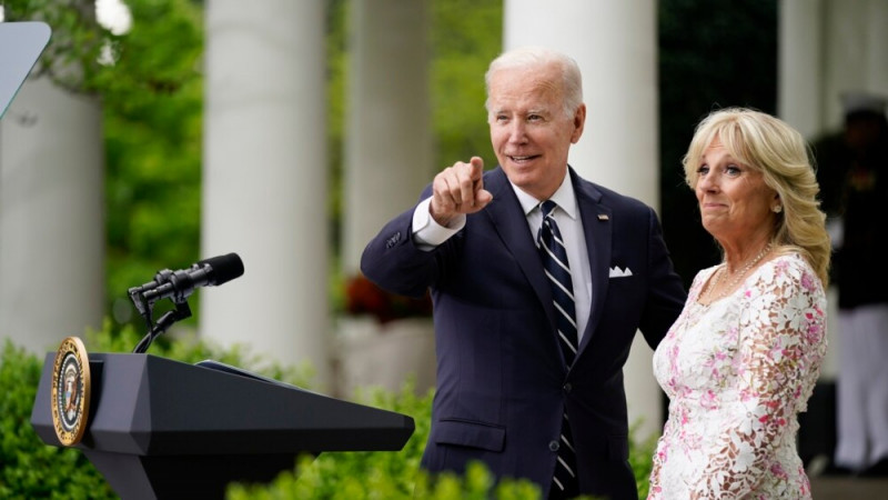 Jill, Joe Biden Settle Arguments by ‘Fexting'
