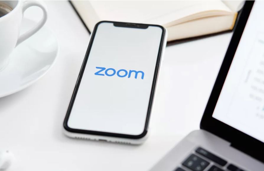Zoom hit by brief outage
