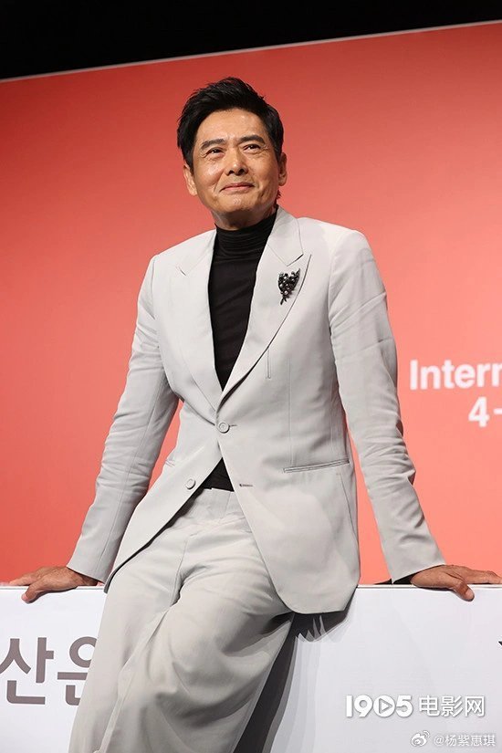 Hong Kong actor Chow Yun Fat sticks to old Nokia phone, stays off social media