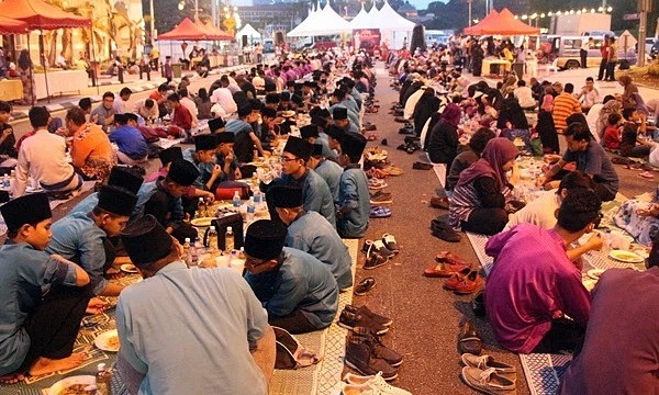 Malaysian state converts Ramadan food waste into fertilizer