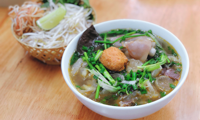 Pho or bun bo Hue: which deserves global fame as Vietnamese food icon?