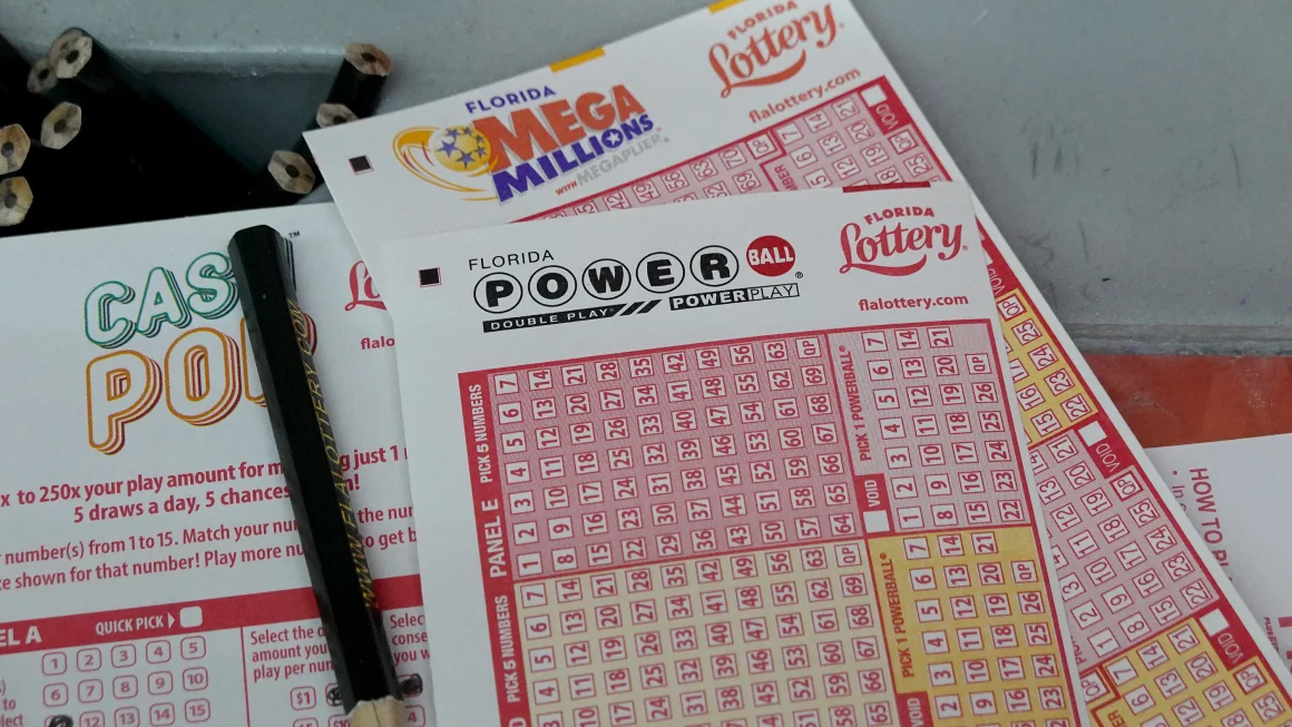 Powerball jackpot swells to an estimated $975 million after no grand prize winners Saturday