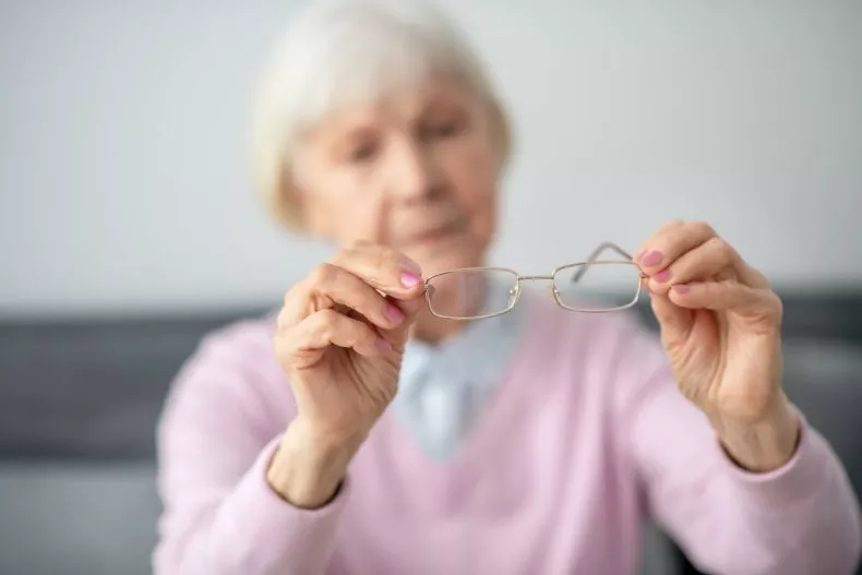 Alzheimer's May Begin With Weird Vision Problems