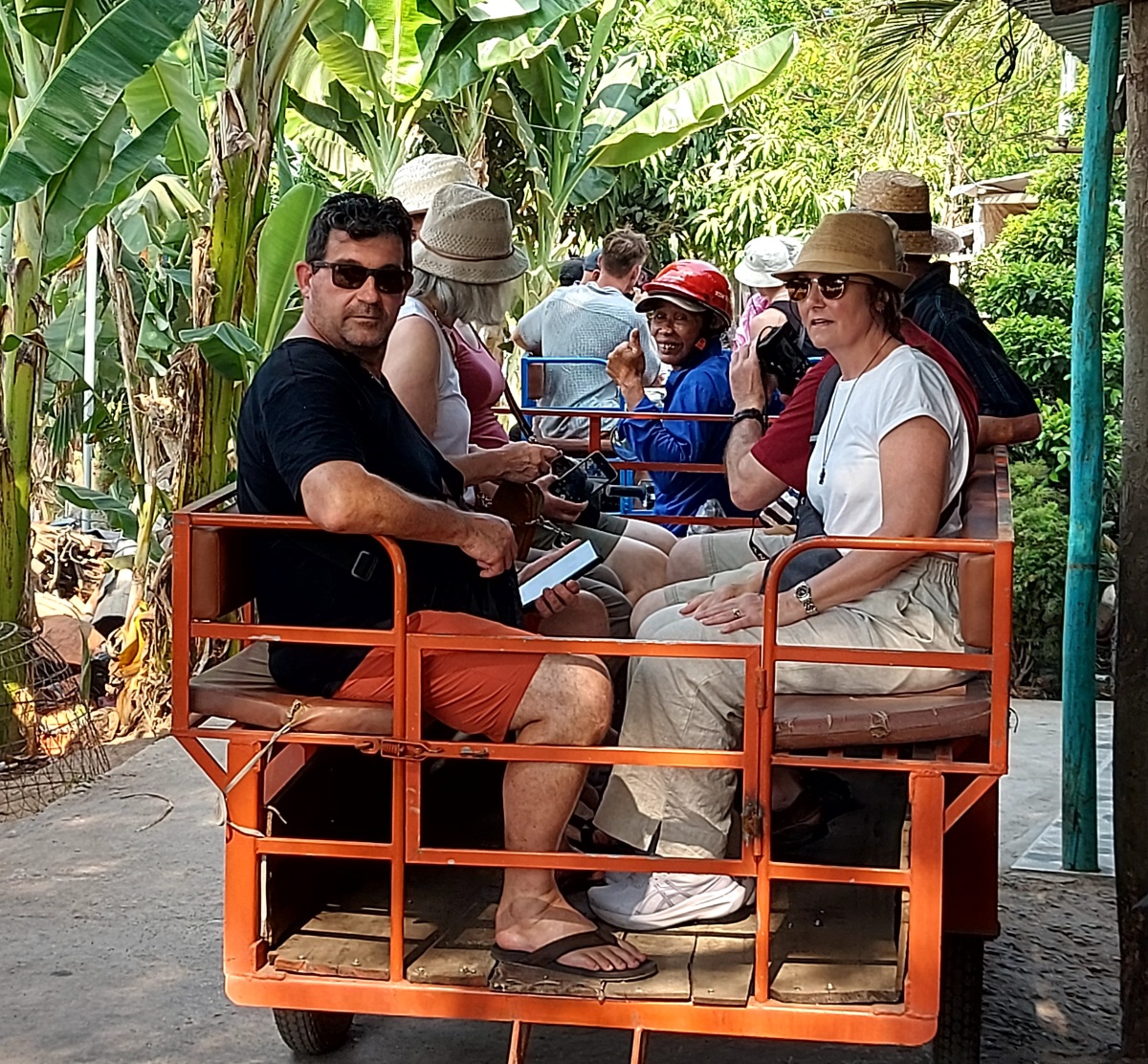 Foreign visitors explore daily life in Mekong Delta