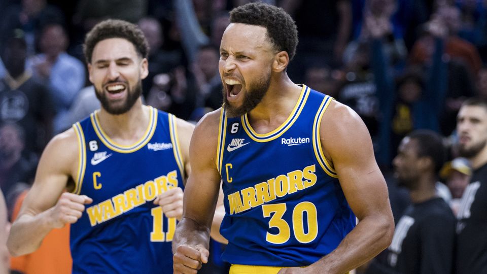 Steph Curry drops 47 points against the Sacramento Kings to snap the Golden State Warriors' 5-game skid