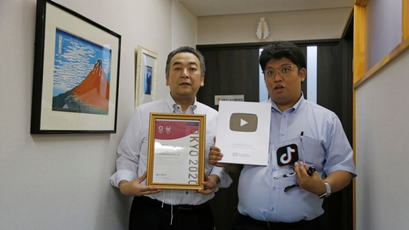 Regular ‘Salarymen' in Japan Become TikTok Stars