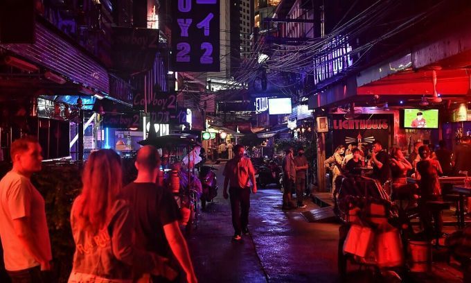 Longer nightlife hours boost Thai tourism revenues