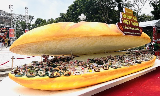 6-meter banh mi holds national record for highest number of fillings and toppings