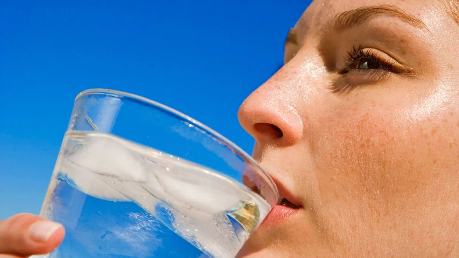 Is drinking extra water good for your skin?