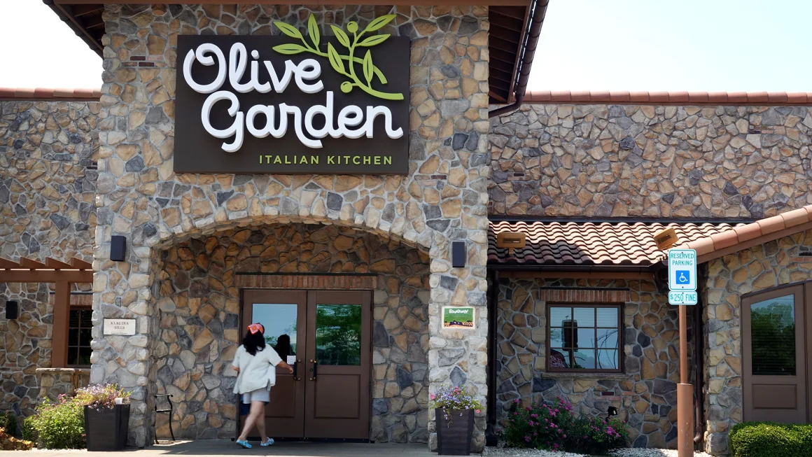 People can't get enough of LongHorn Steakhouse and Olive Garden