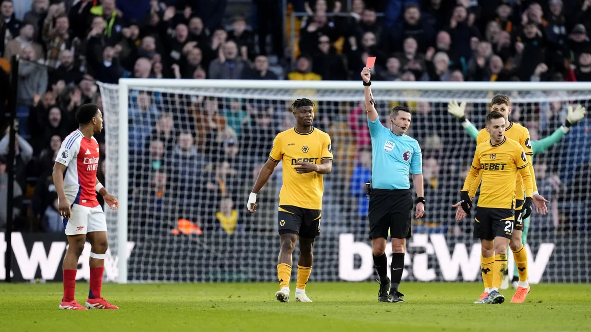 Referee body says it is ‘appalled' by ‘threats and abuse' aimed at official Michael Oliver after Arsenal red card