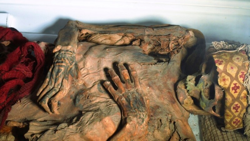 Researchers Use Lasers to Study Ancient Peruvian Mummies 