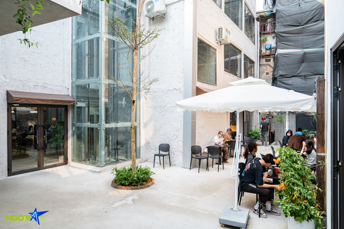Hanoi's 1,500 m2 cafe offers new take on 24-hour model