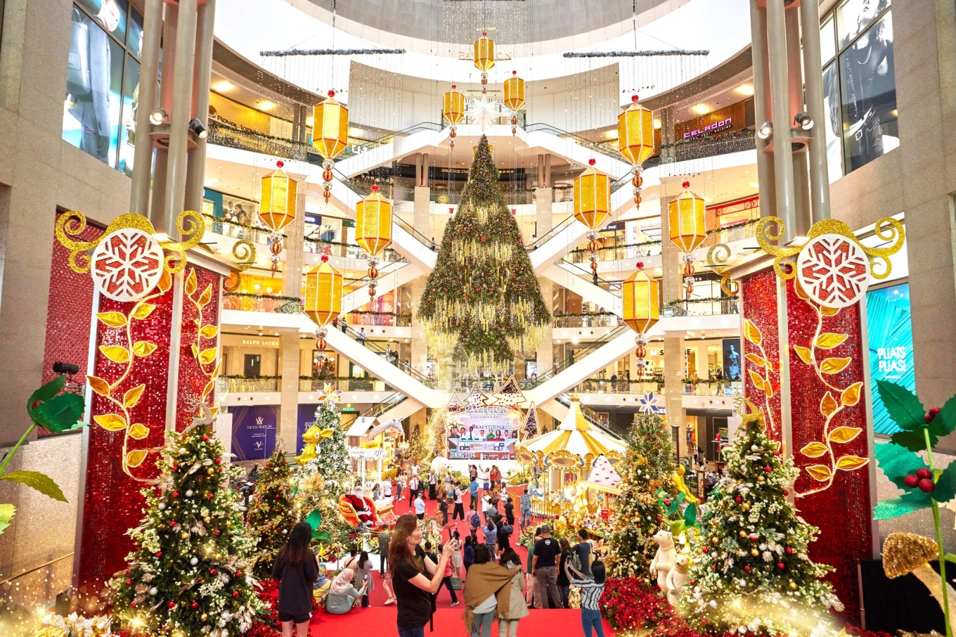 Singaporean tourist injured by falling Christmas tree in Kuala Lumpur mall