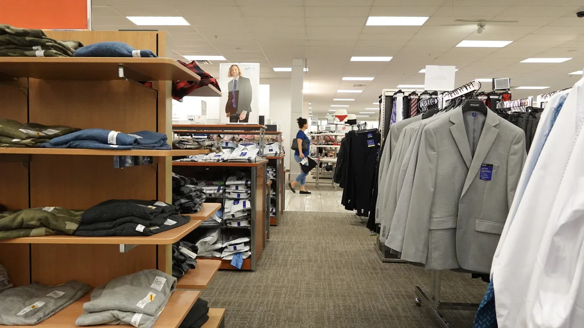 As sales slump, Kohl's turns to a new CEO to bring back customers