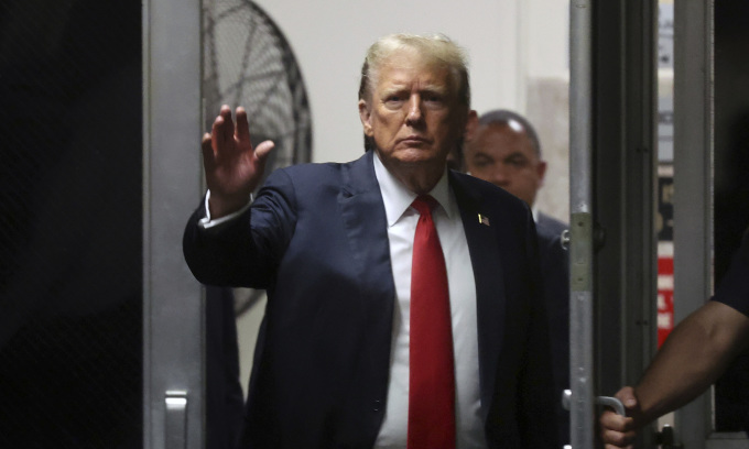 Trump says foreigners who graduate from US colleges should get green cards