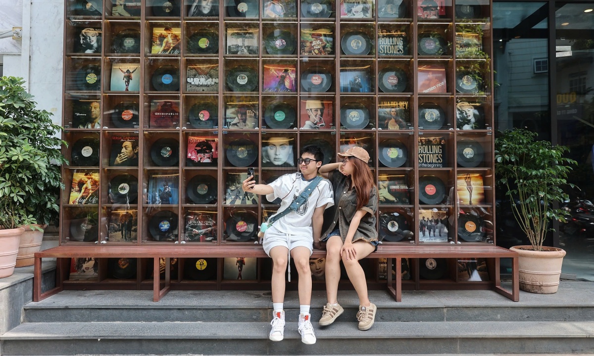 Vinyl cafe: a vintage escape in Ho Chi Minh City