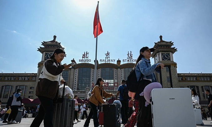 China kicks off Lunar New Year travel rush, expects record 9 billion trips