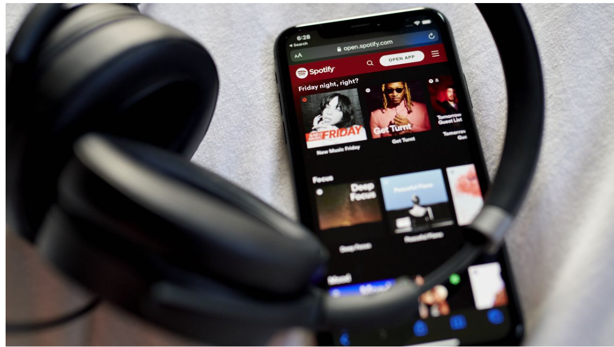 Spotify is going to war with Apple after the App Store rejected its big new feature