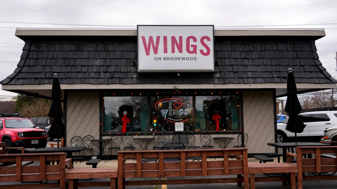 Restaurant not responsible for man's injury after bone from ‘boneless' wing got stuck in his throat, Ohio Supreme Court rules