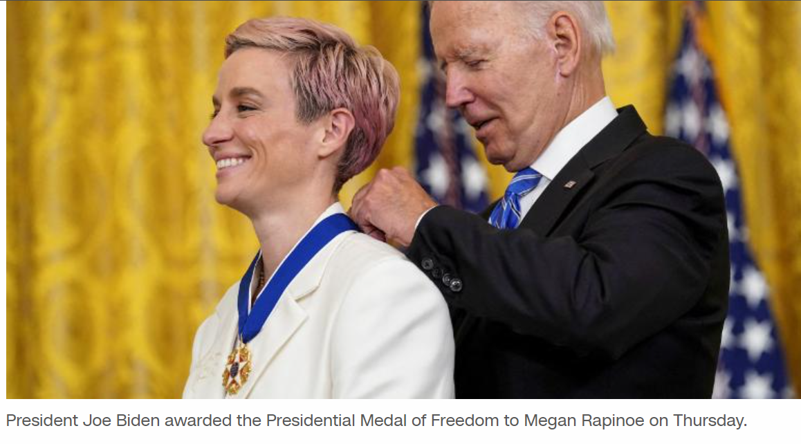 Megan Rapinoe pays tribute to Brittney Griner while receiving Presidential Medal of Freedom